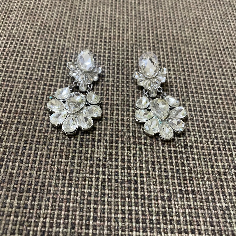Forever new earrings - Picture 3 of 3